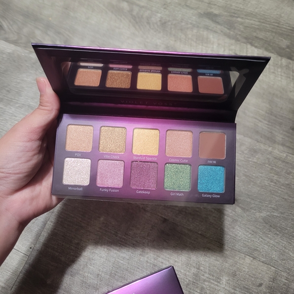 Violet Voss Disco Drip Eye Shadow Palette - Picture 3 of 3